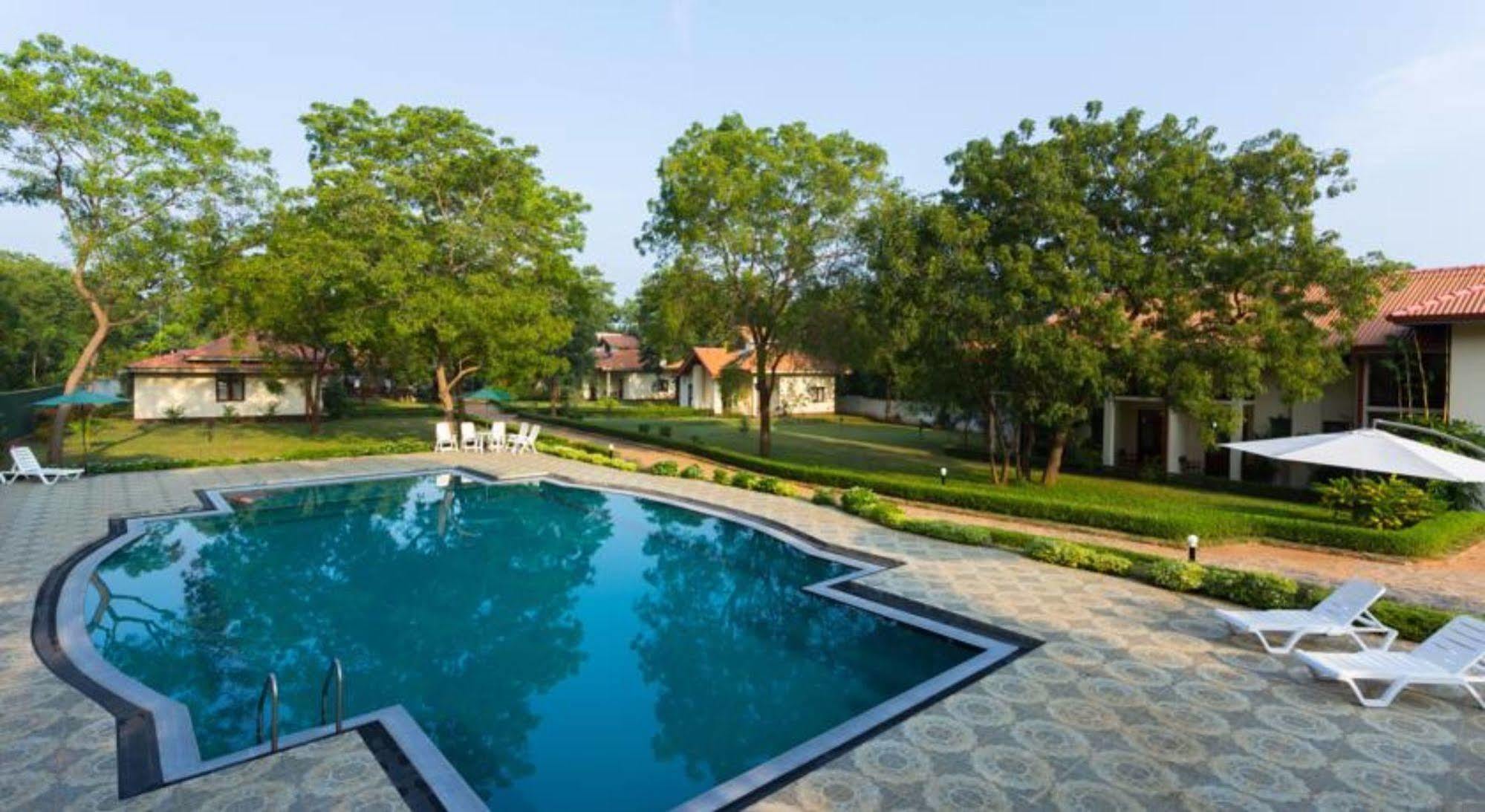 Hotel Chenra Kataragama Εξωτερικό φωτογραφία