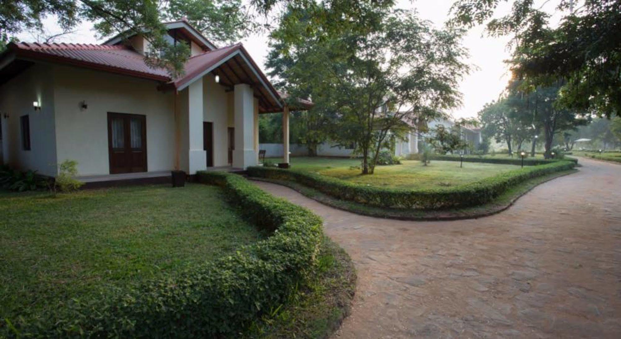 Hotel Chenra Kataragama Εξωτερικό φωτογραφία