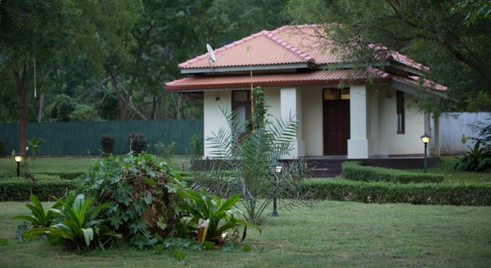 Hotel Chenra Kataragama Εξωτερικό φωτογραφία